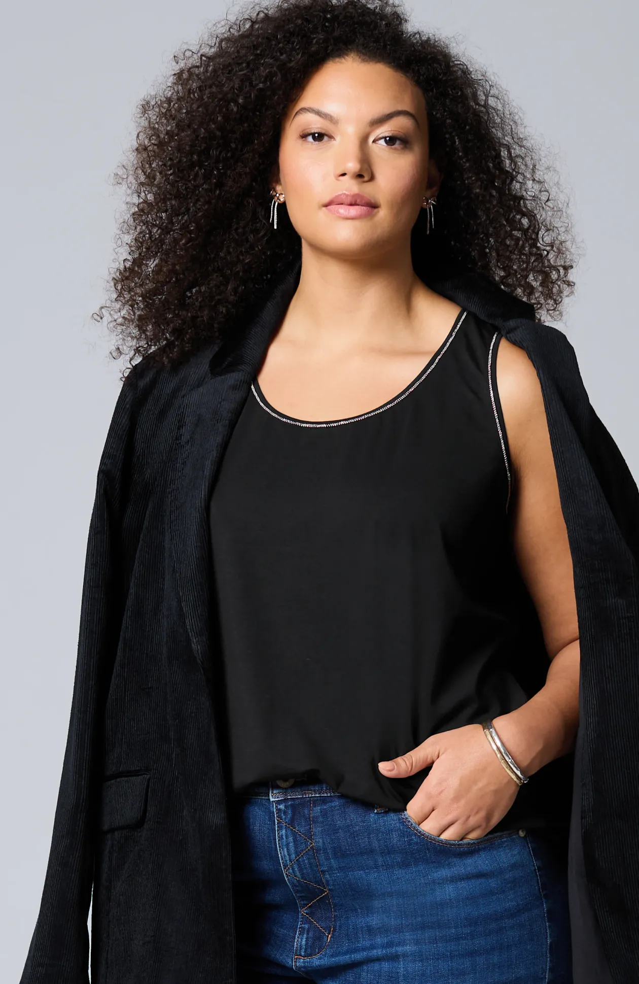 Beaded-Trim Tank