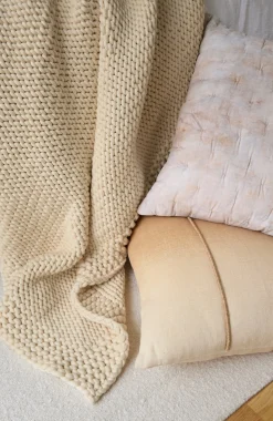Elements Chunky Knit Throw