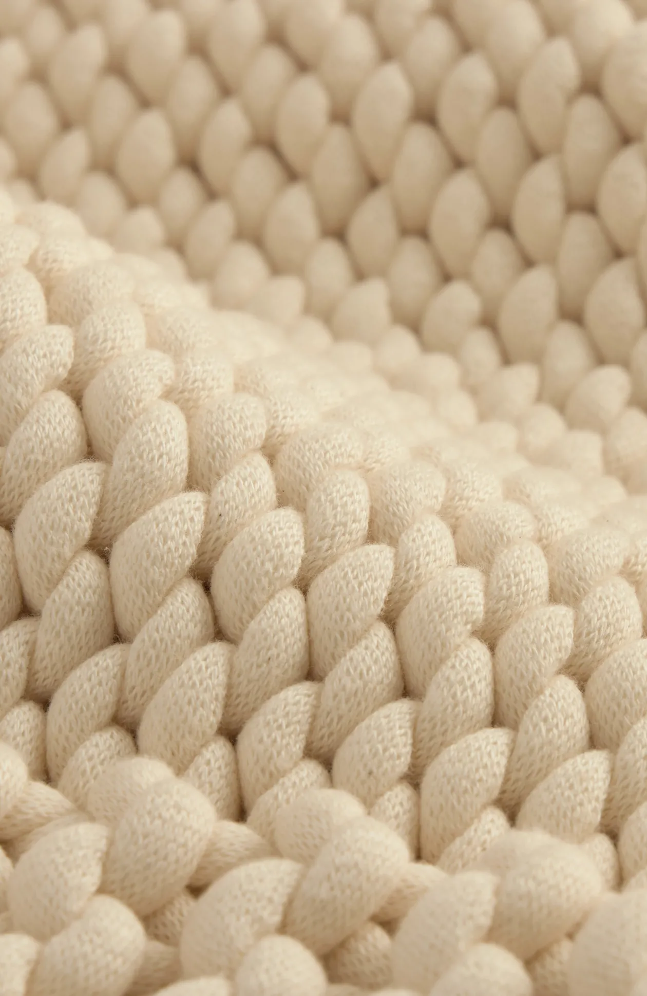 Elements Chunky Knit Throw