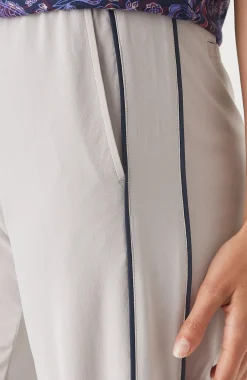 Fit On-The-Go Piped Wide-Leg Pants