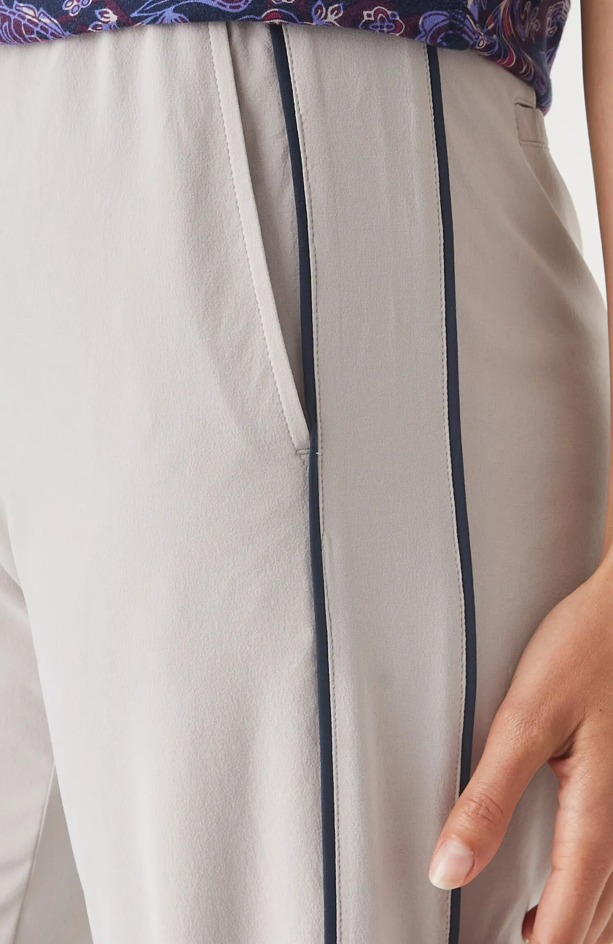 Fit On-The-Go Piped Wide-Leg Pants