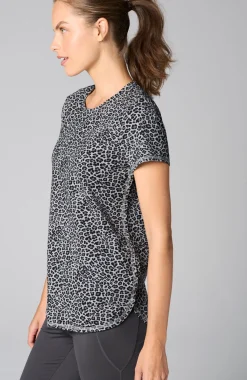 Fit Progress Shirttail Tee