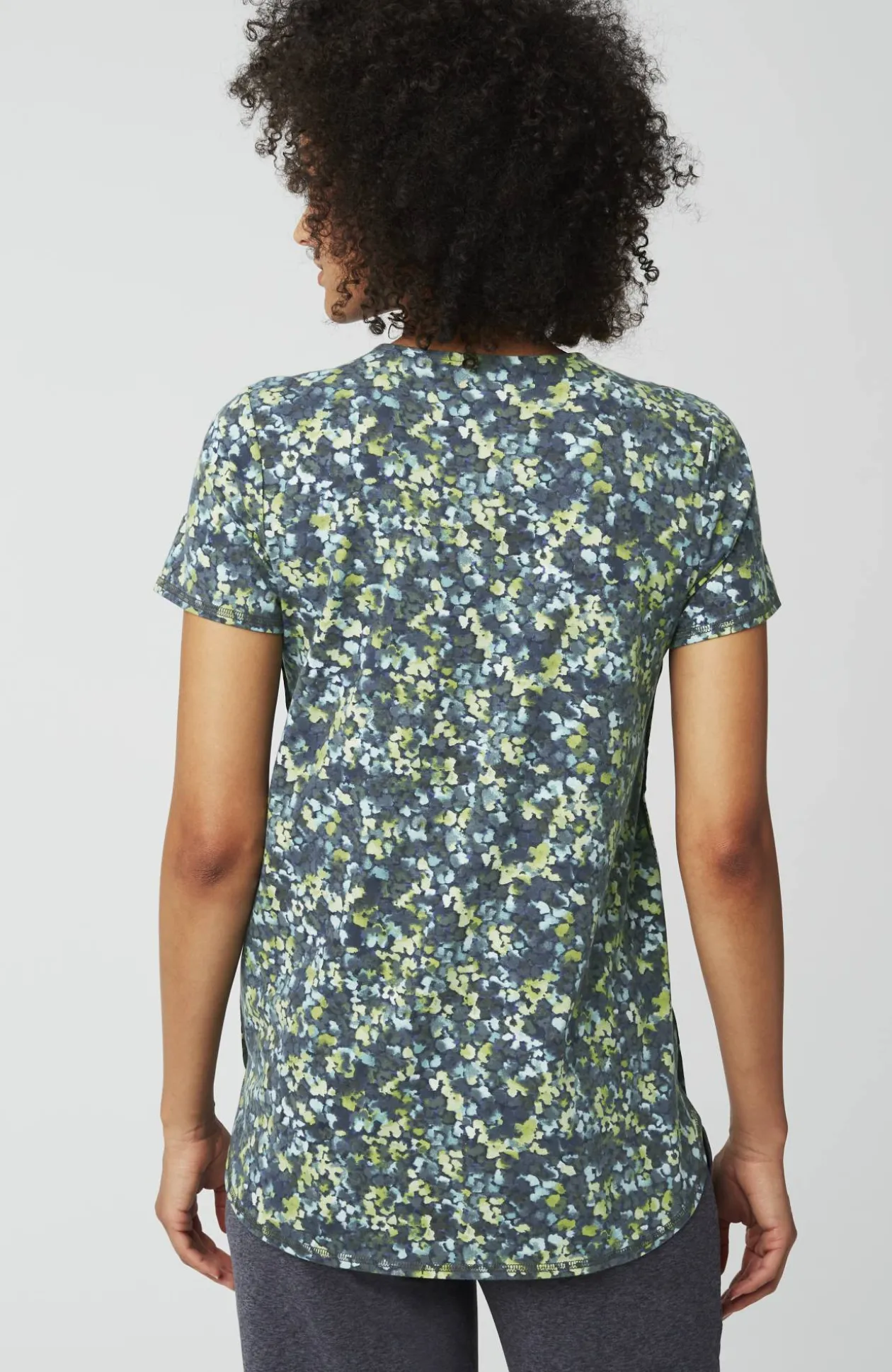 Fit Progress Shirttail Tee
