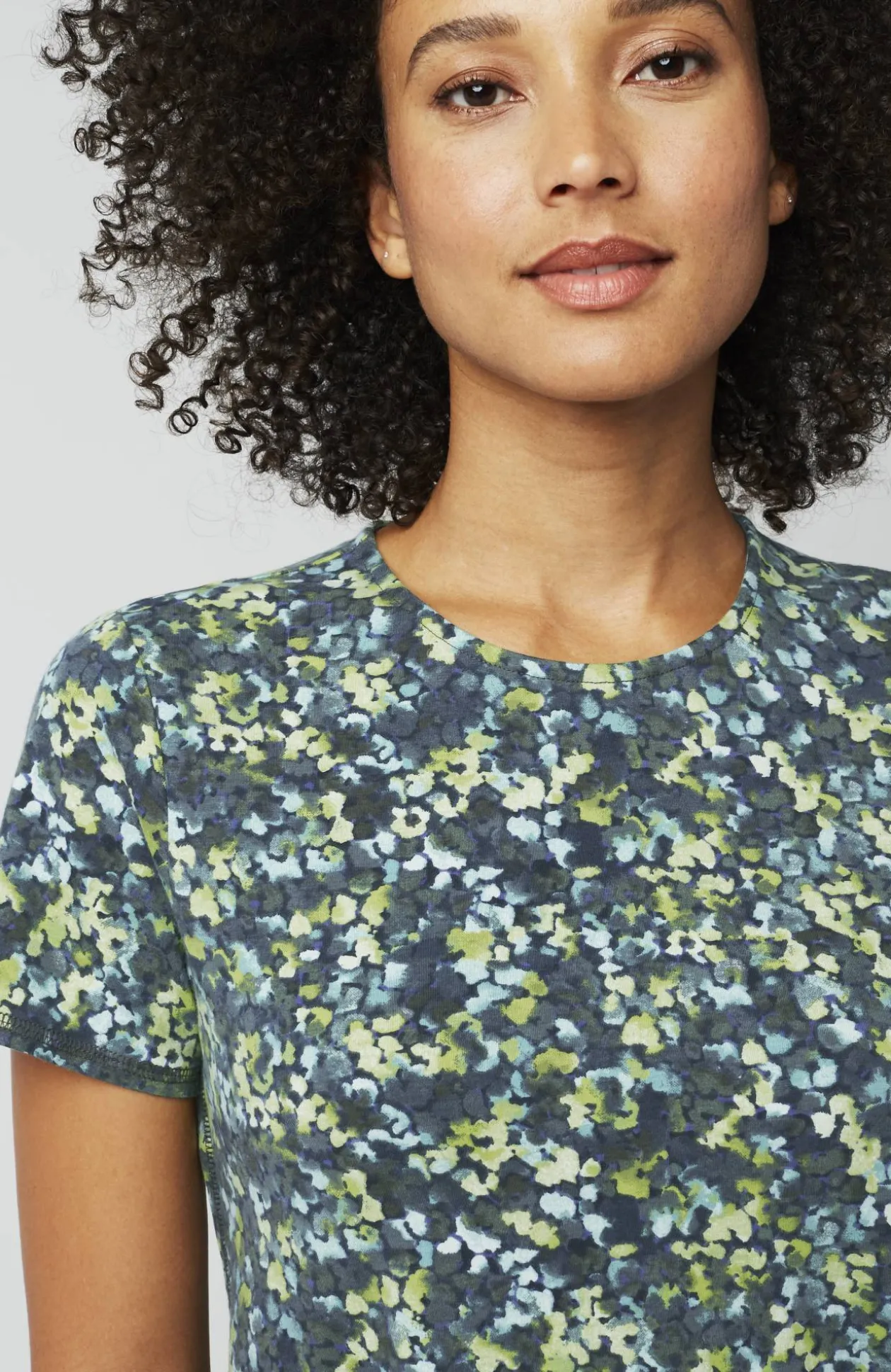 Fit Progress Shirttail Tee