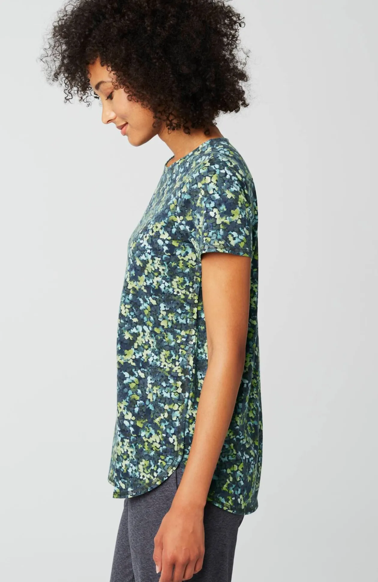 Fit Progress Shirttail Tee