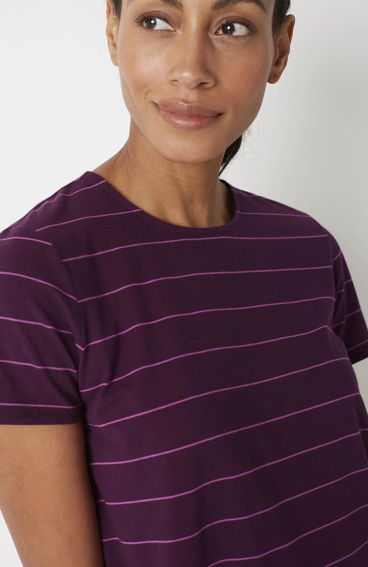 Fit Progress Shirttail Tee