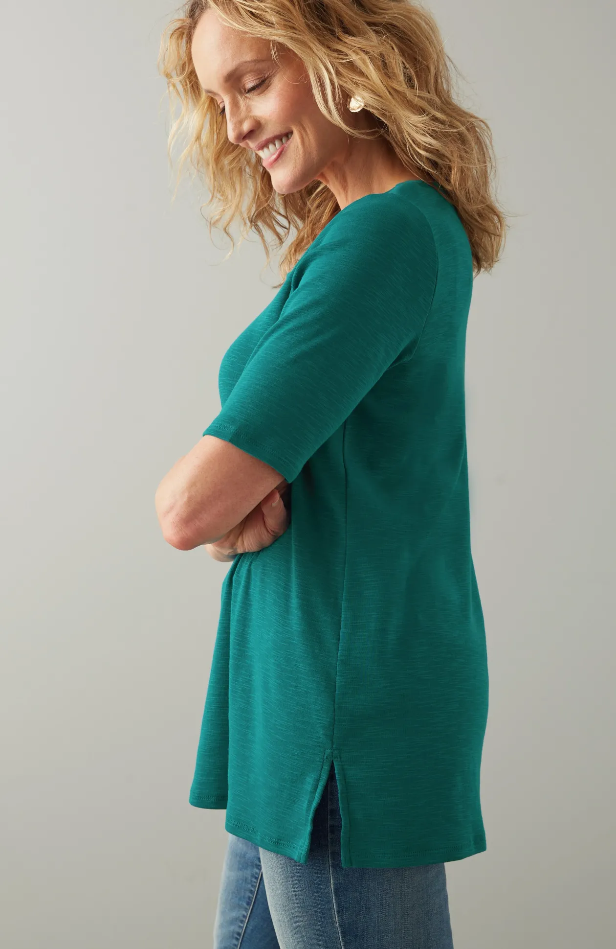 Pima-Slub Scoop-Neck Side-Slit Tee