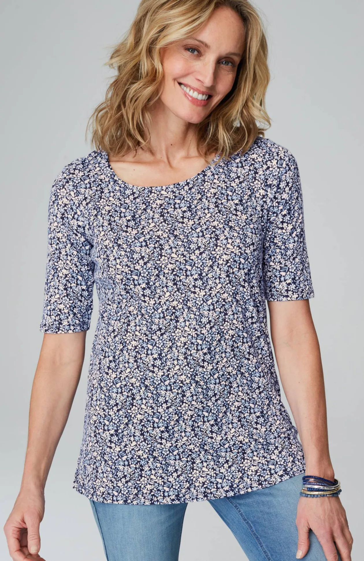 Pima-Slub Scoop-Neck Side-Slit Tee