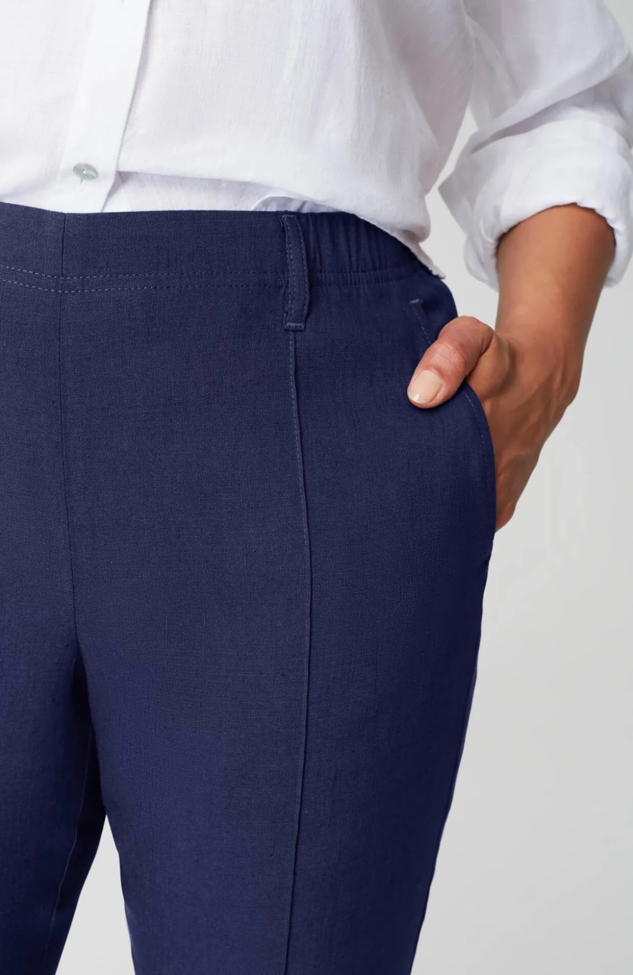 Pintucked Linen-Stretch Slim-Leg Pants