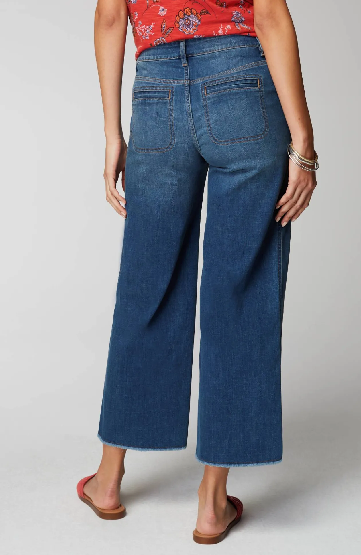 Wide-Leg Welt-Pocket Crops